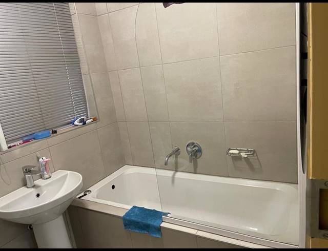 2 BEDROOM APARTMENT FOR SALE IN KEMPTON PARK CENTRAL